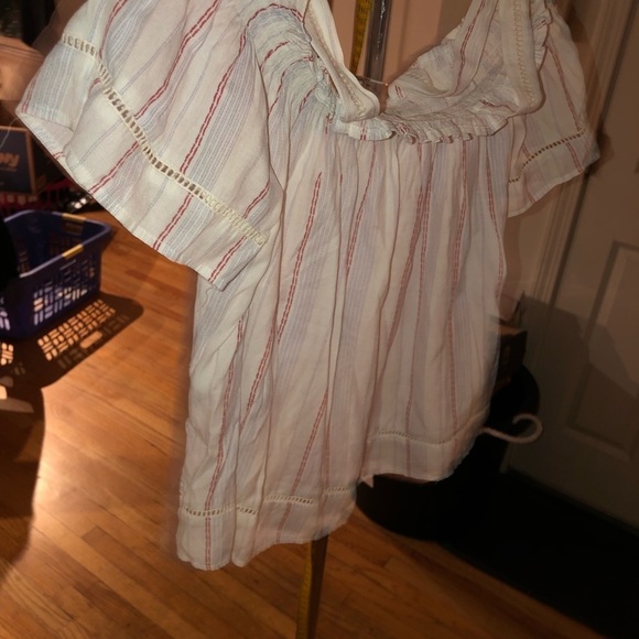Forever  21 size medium white striped cold shoulder top - Picture 4 of 8